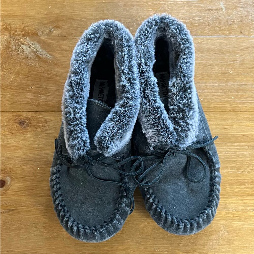 Minnetonka Women’s Moccasin Slippers Size 9N Gray Lined Ankle Booties lodgecore - Picture 2 of 7